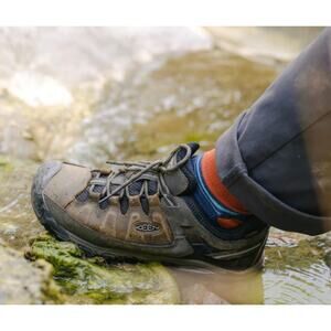 KEEN Men's Targhee III Waterproof Hiking Shoe -NWT -Retail for 170.00